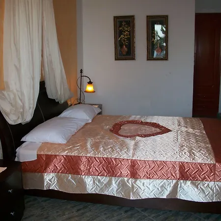 Koronios Gasthof Fira (Santorini)