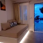 Koronios Guest house Fira (Santorini)