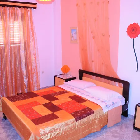 بيت ضيافة Koronios