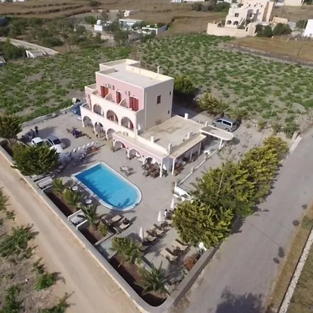 بيت ضيافة Koronios