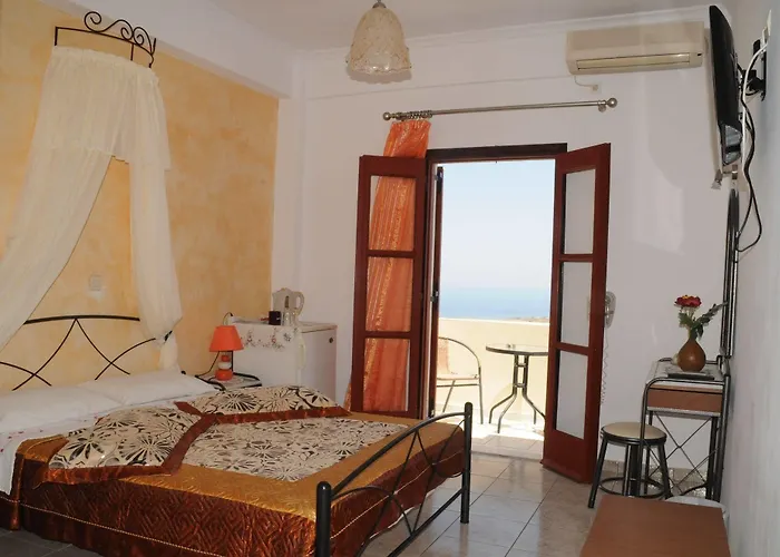 Guest house Koronios Fira (Santorini)