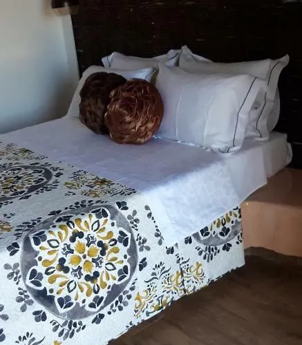 بيت ضيافة Koronios 4*