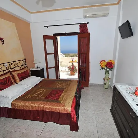 בית הארחה Koronios 4*