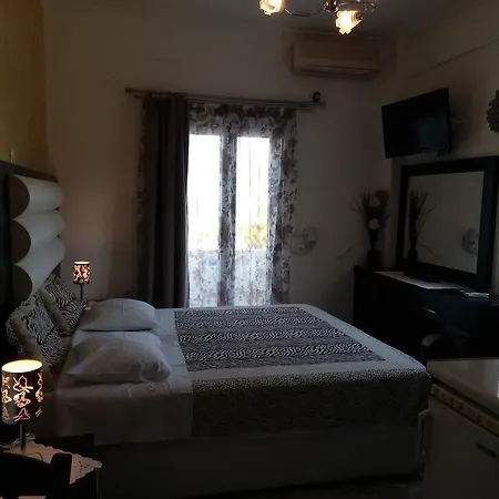 בית הארחה Koronios 4*