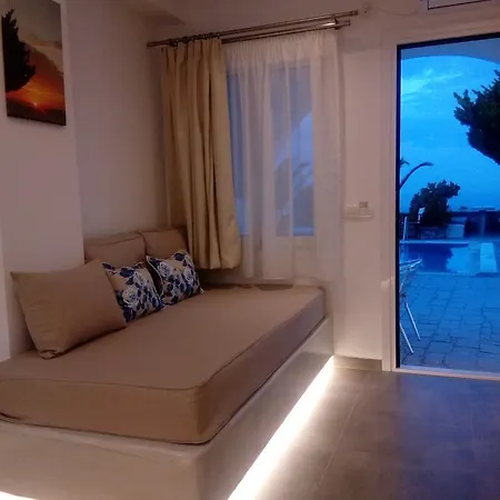 Koronios Guest house Fira (Santorini)