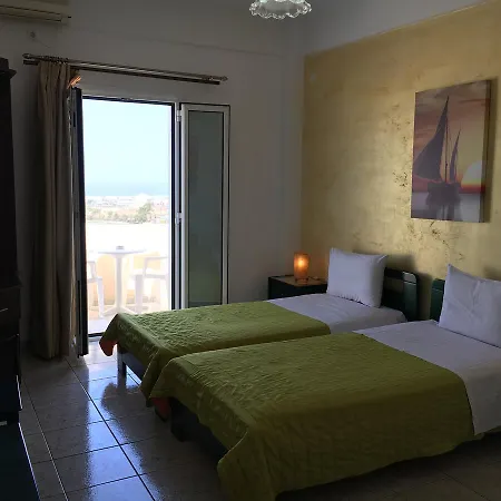 בית הארחה Koronios