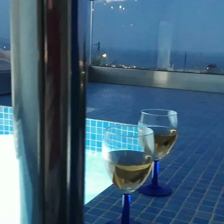 Koronios בית הארחה