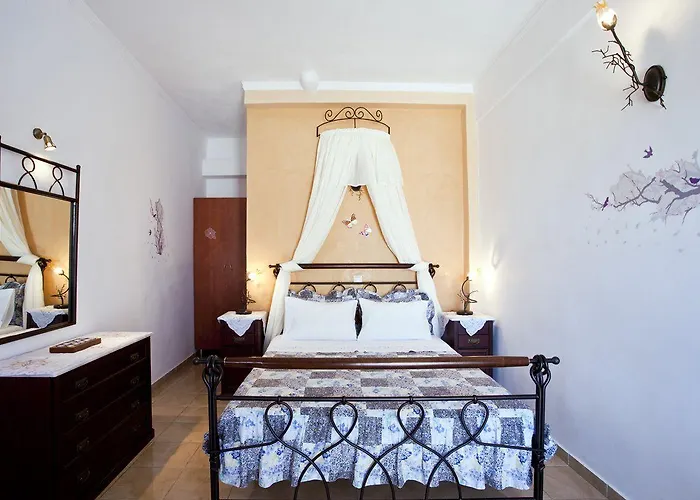 Koronios 4* Fira (Santorini)