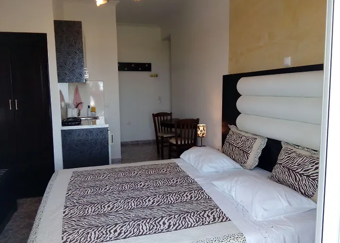 Koronios Fira (Santorini)