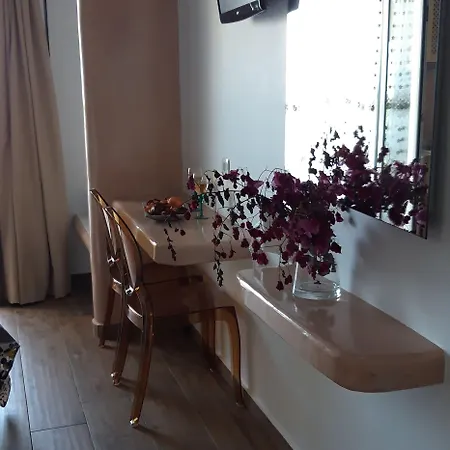 코로니오스 게스트하우스 산토리니